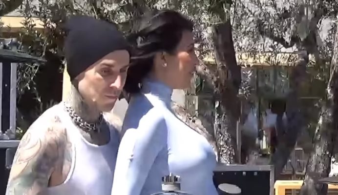 Кортни Кардашиян и Травис Баркър разкриха пола на бебето си с барабани (Видео)