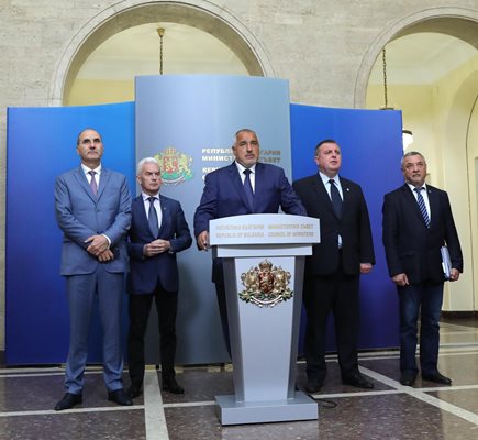 Премиерът Борисов, заместникът му в ГЕРБ Цветан Цветанов и съпредседателите на “Обединени патриоти” декларираха пълен консенсус.
