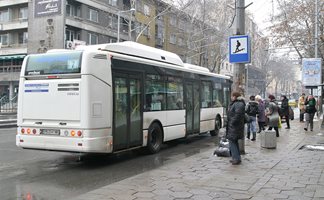 Безплатно пътуване за децата до 14 г., за да ходят на училище с автобуса, не с коли