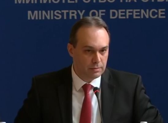 Министърът на отбраната Драгомир Заков