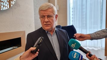 Министър Вътев ще протестира заедно със земеделците