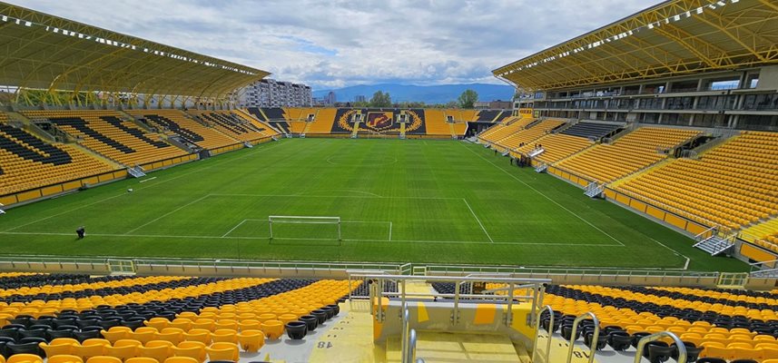 Обновеният стадион "Христо Ботев"- Колежа в Пловдив.


Снимка:фейсбук