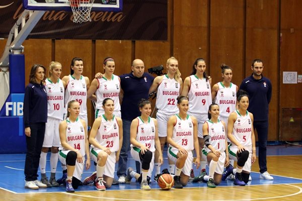 Националният ни отбор за жени все още е далече от нивото на Испания и Украйна.