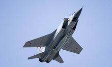 Руски изтребител е извел британски военен самолет от руското въздушно пространство