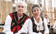 Антон Дончев се жени повторно на 79 г. Неговата Райна го печели с ролята си на Севда в театъра
