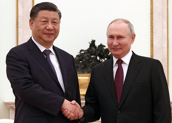 Владимир Путин и президента на Китай Си Дзинпин СНИМКА: Ройтерс