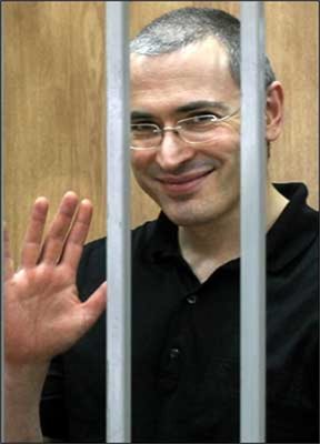 През пролетта той публично защити осъдения Михаил Ходорковски