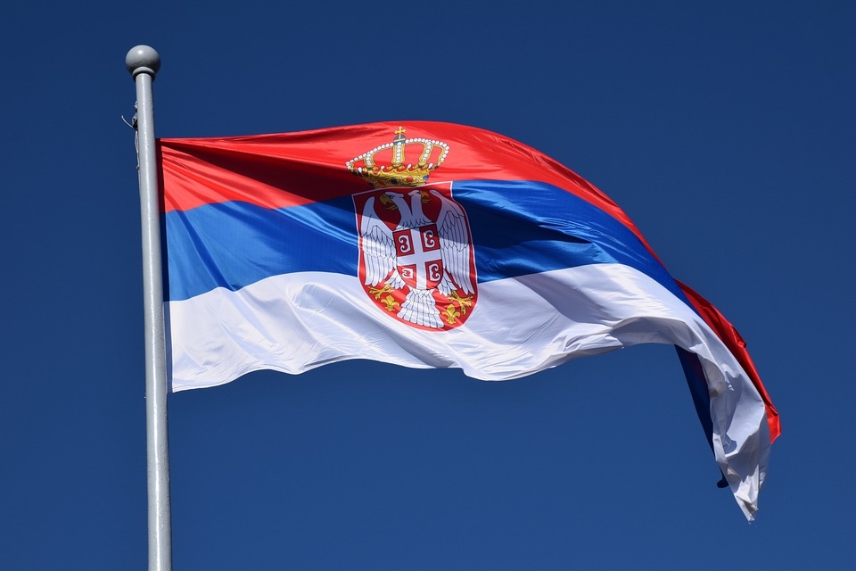 Проучване: Сърбите са обърнати към Русия със сърцата си, а към Запада с портмонетата си