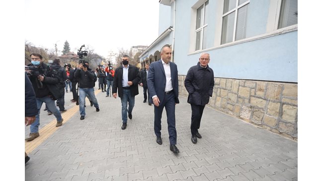 Radev: Whoever is afraid that he cannot win the elections, is looking to defile them (Photos)