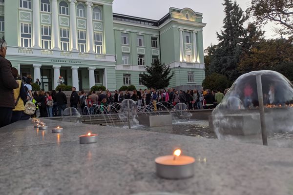 Шествие в памет на загиналата в катастрофа в Шумен Светомира Станчева 
СНИМКА: 24 часа