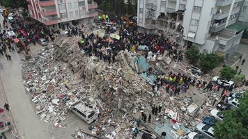 Журналист: Силата на труса в Турция е била колкото 130 атомни бомби