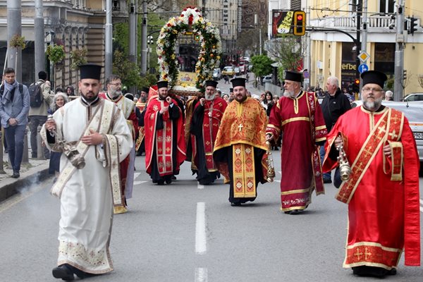 Мощите на Свети Георги пристигнаха в София (Фотогалерия)
