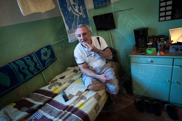 Толумов в килията си в пловдивския затвор