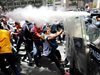 Протестите срещу внецуелския президент продължават