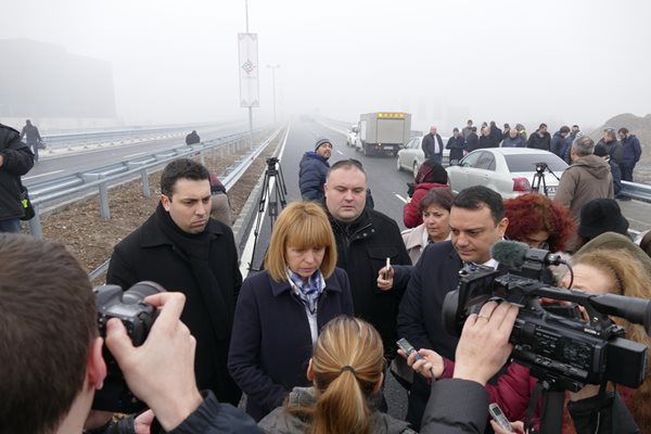 Ивайло Московски и Йорданка Фандъкова откриха новопостроената пътна връзка от бул. "Брюксел" до летище София.
