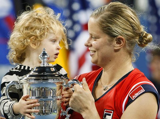 Ким Клайстерс позира с титлата от US Open и дъщеричката си Джейда.
Снимка: Ройтерс