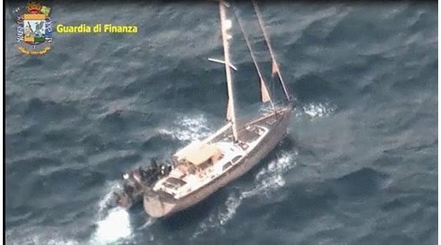 Яхтата с 11 тона хашиш   СНИМКИ Италианска финансова полиция