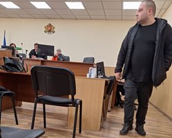 Никола Цъцаров в съдебната зала.