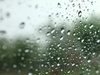 Силен дъжд вали в София, градският транспорт се движи нормално
