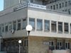 Лекарите продължават да се борят за живота на бебето, паднало от третия етаж във Варна