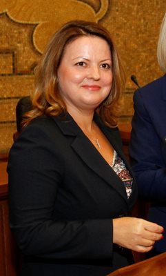 Гергана Мутафова е член на ВСС, избрана от квотата на Народното събрание.
