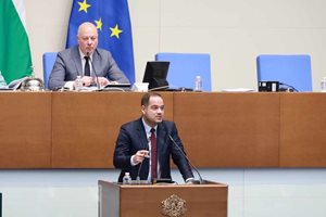 Министър Стоянов: Тенденцията за спад на миграционния натиск продължава