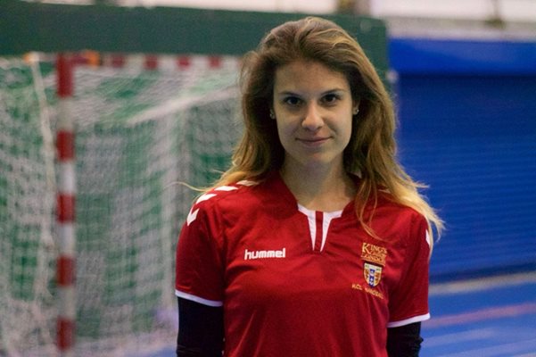 Надя става капитан на женския отбор, когато е на 21 г.