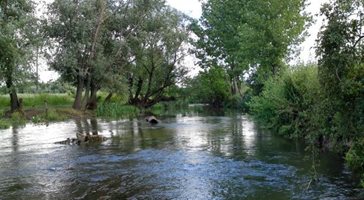 Нивото река Скът спада на места, но се увеличава в долното си течение