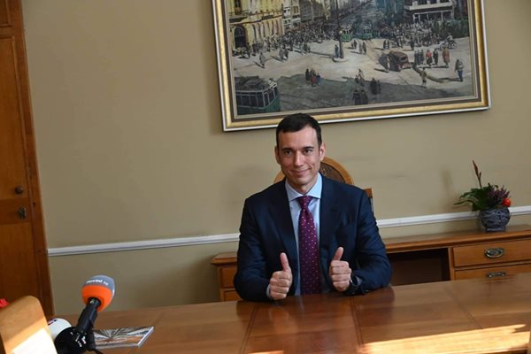 Васил Терзиев седна на кметския стол