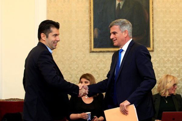 Кирил Петков и Стефан Янев стартираха политическата си кариера благодарение на известността, която получиха като част от екипа на президента.