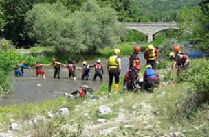 БЧК обучава доброволци за действие при наводнения край р. Струма