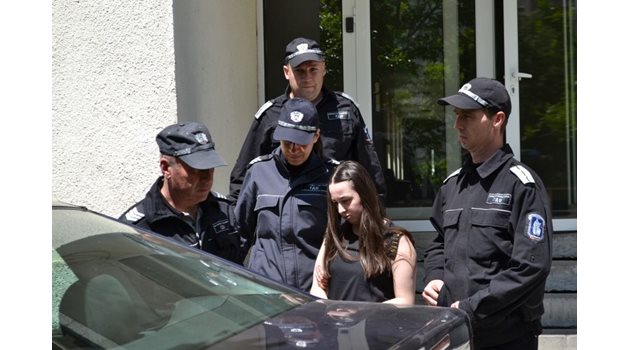 Под засилена полицейска охрана беше изведена Гьокчан от съда след произнасянето на присъдата.