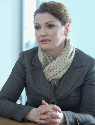 Ани Салич се покъртила от личните драми на хората в Пернишко