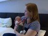 Бебе "1980" роди бебе "2017" в Исландия