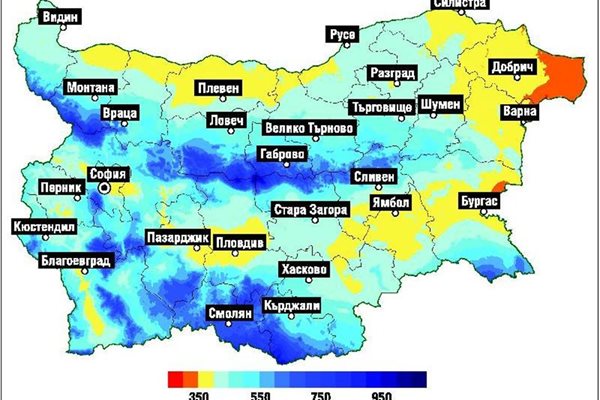 Картата илюстрира екстремен сценарий - какво би се случило, ако валежите намалеят с 30%. Оранжевият цвят показва, че засушаването ще е най-силно в Североизточна България.
Картата е изготвена от ст.н.с. В. Александров по молба на "24 часа".