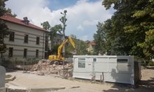 Частник срина къща шедьовър на метри от община Пловдив