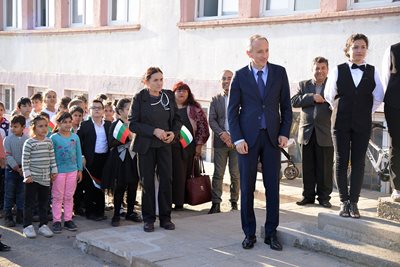 Two years ago, the Minister of Education Krassimir Valchev visited the school “Hristo Botev