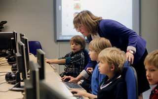 С 2630 лв. заплата учителите на Естония обучават най-умните деца в Европа