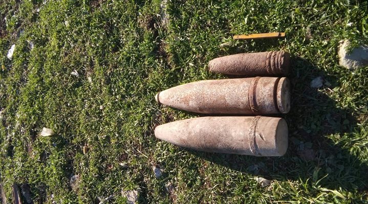 Сухопътните войски обезопасиха невзривен боеприпас, открит в Пазарджишко