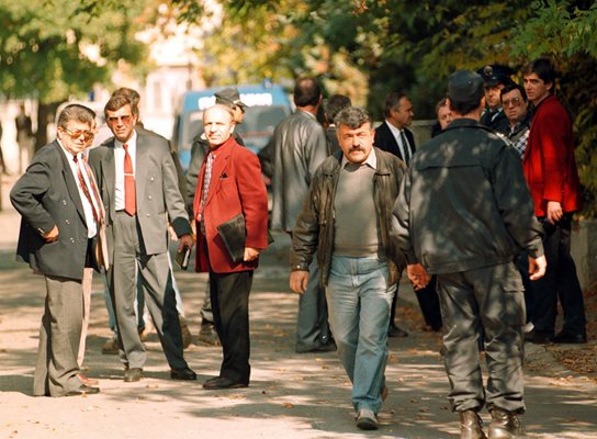 Богдан Карайотов (крайният вляво) на местопреспъплението