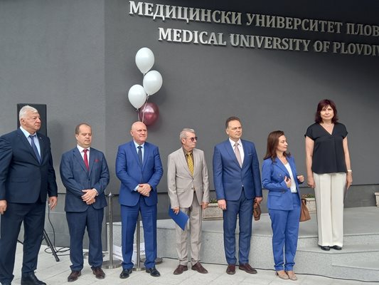 Кметът на Пловдив Здравко Димитров и областният управител Илия Зюмбилев присъстваха на събитието.
