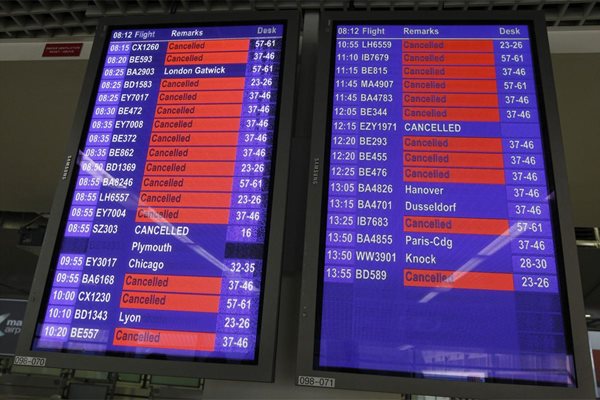 Табло показва отменените полети на летището в Манчестър.
Снимки РОЙТЕРС
