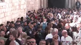 Благодатният огън слезе в Йерусалим (На живо, снимки)