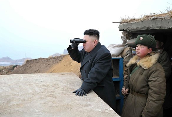 Ким Чен Ун на бойните позиции