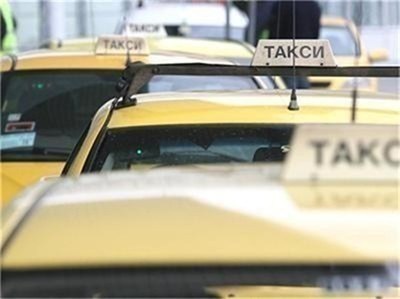 Протест на таксита в София заради закриването на стоянки