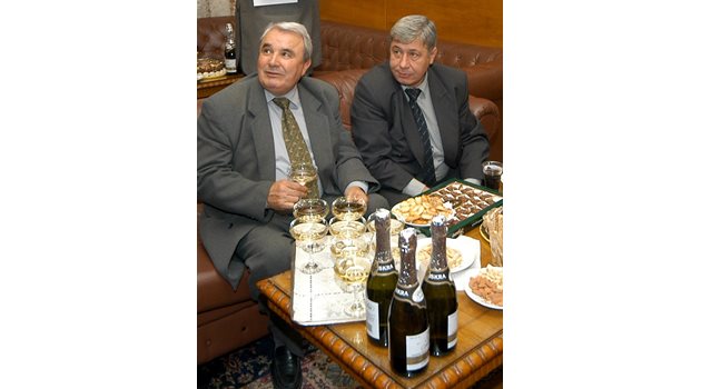Съдът реши, че проф. Стоян Кушлев (вляво) не се е облагодетелствал от назначението на роднини.