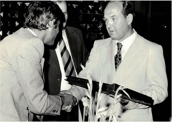Недялко Донски (вдясно) ръководи футбола през 60-те години
