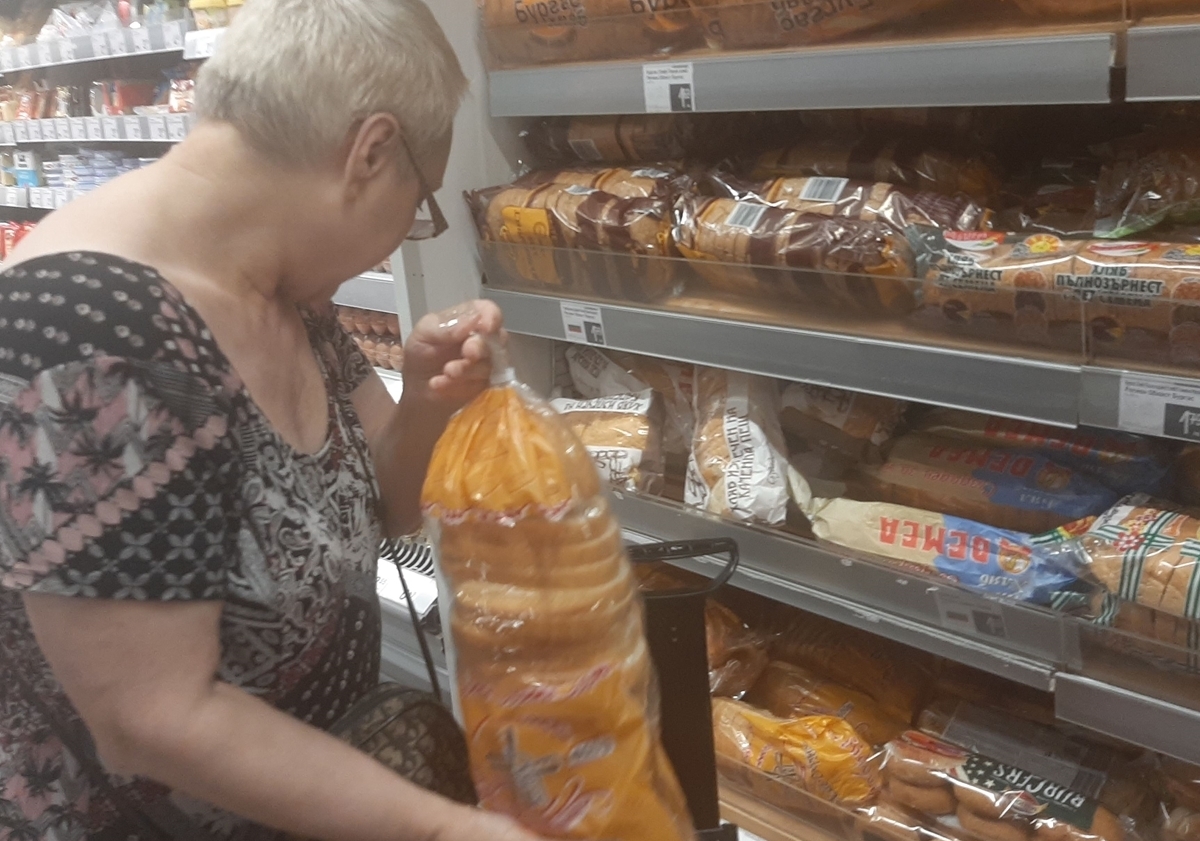 Икономисти: Цената на хляба пада, не е нужно да има таван на надценката му