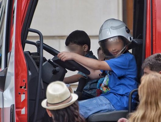 Дребосъците ще си играят на пожарникари в столицата