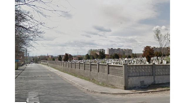 Гробищата в Лом Снимка: Google maps